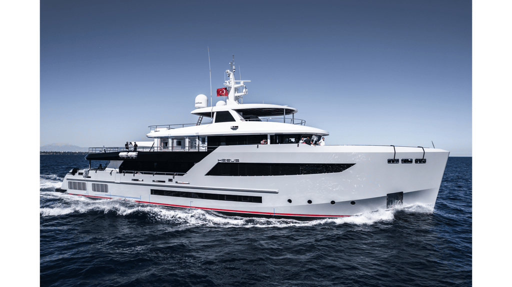 At the Shipyard with Bering Yachts - Film