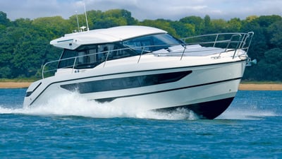 bavaria-sr36-review-sea-trial-sportscruiser-video-920x518
