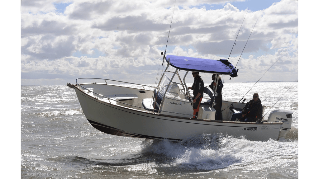 Rhea Marine on display at Lake Eildon, Victoria